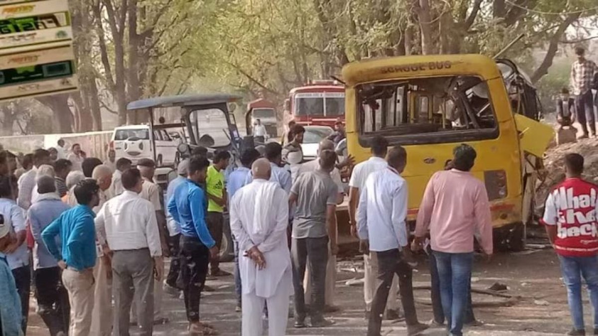 Haryana News: महेंद्रगढ़ में हुआ बड़ा सड़क हादसा, 6 बच्चों की हुई मौत, शिक्षा मंत्री ने दिया जांच के आदेश