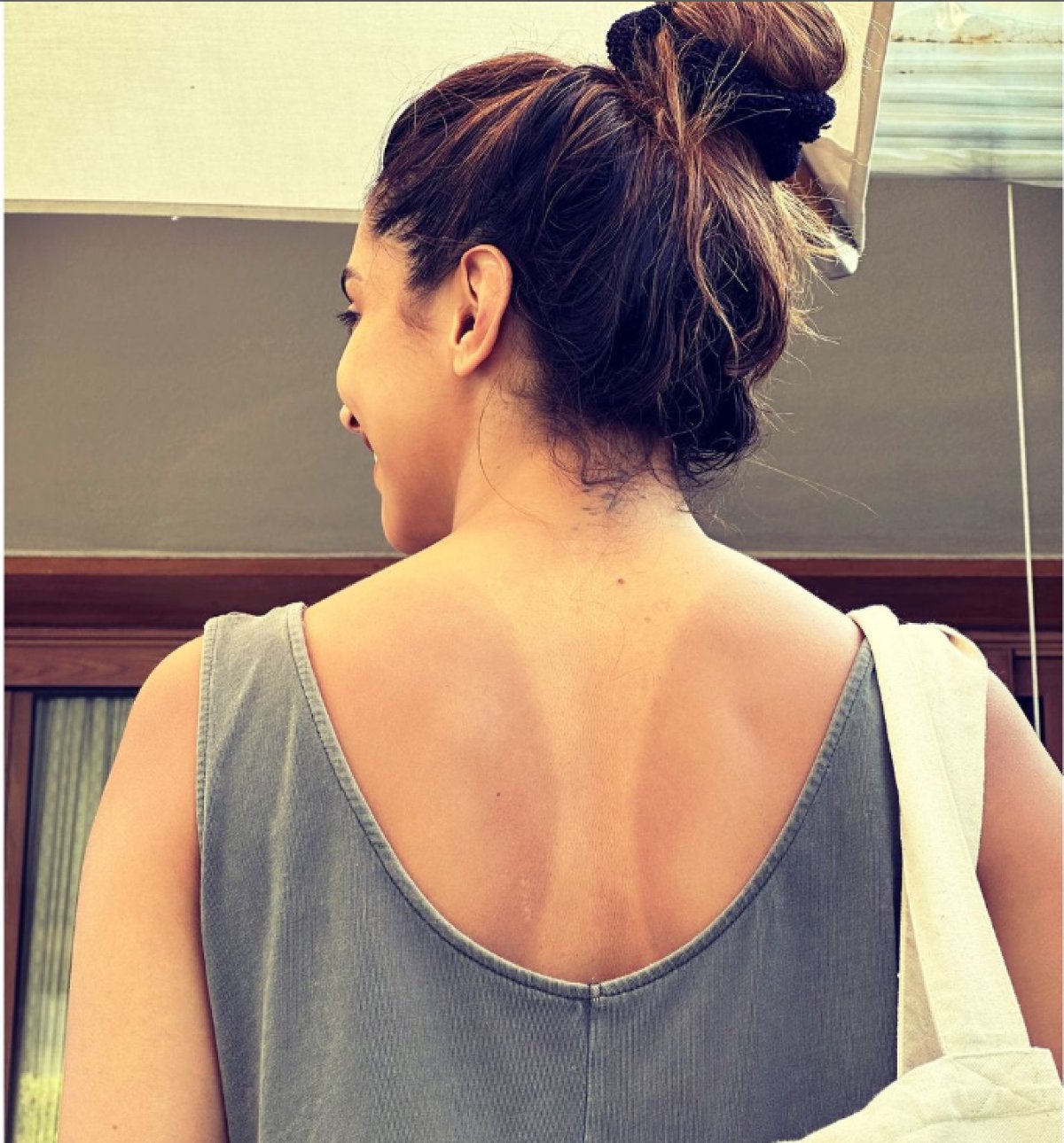 Deepika Padukone in Pregnancy: बीच पर कर रहीं मस्ती, हुई tanning का शिकार