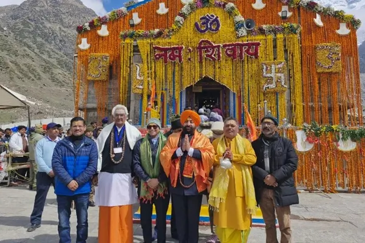 Uttarakhand: राज्यपाल लेफ्टिनेंट जनरल गुरमीत सिंह (से नि)  ने किए बाबा केदारनाथ के दर्शन