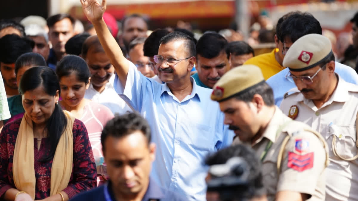 सीबीआई ने दिल्ली के मुख्यमंत्री अरविंद केजरीवाल को तिहाड़ जेल से गिरफ्तार किया