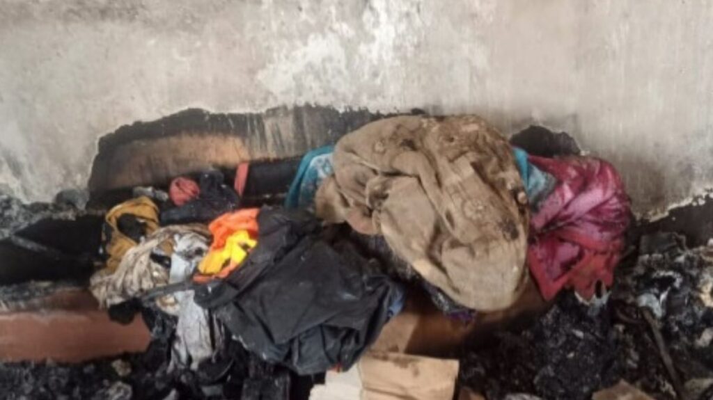 वराणसी रोहनिया बुनकर कॉलोनी में बिजली की शार्ट सर्किट से आग