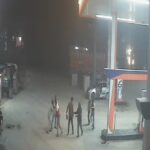 एटा में पेट्रोल पंप पर डीजल के पैसे मांगने पर सेल्समैन को पीटते दबंगों का सीसीटीवी फुटेज।