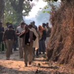 गाजीपुर के महमूदपुर हथिनी गांव में संदिग्ध अवस्था में मृत मिले वृद्ध सुक्खू यादव का शव।