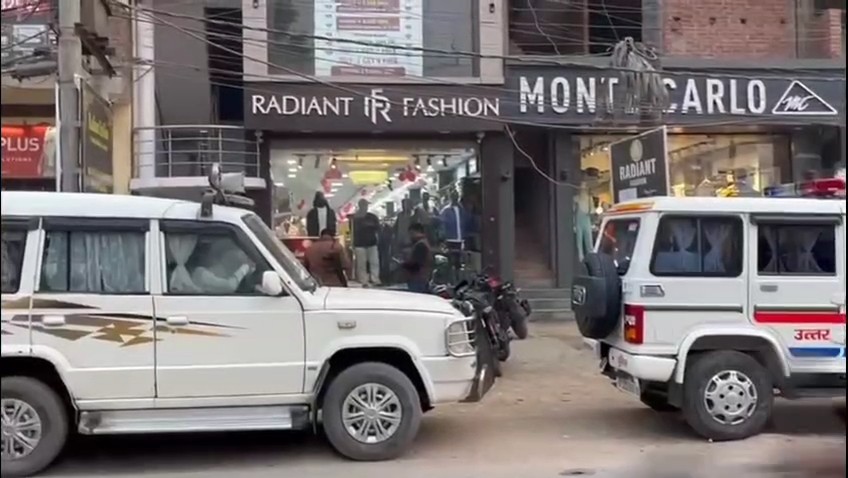 गाजीपुर में ऑपरेशन रक्षा के तहत स्पा सेंटरों पर पुलिस और एसडीएम की छापेमारी