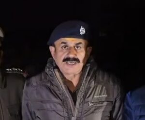 गोवर्धन पुलिस द्वारा मुठभेड़ में घायल किए गए 25 हजार के इनामी साइबर अपराधी मोहम्मद साद उर्फ काला की गिरफ्तारी