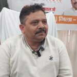 उत्तर प्रदेश के राज्यमंत्री रविंद्र जायसवाल राजनीतिक और राष्ट्रीय मुद्दों पर प्रेस को बयान देते हुए।
