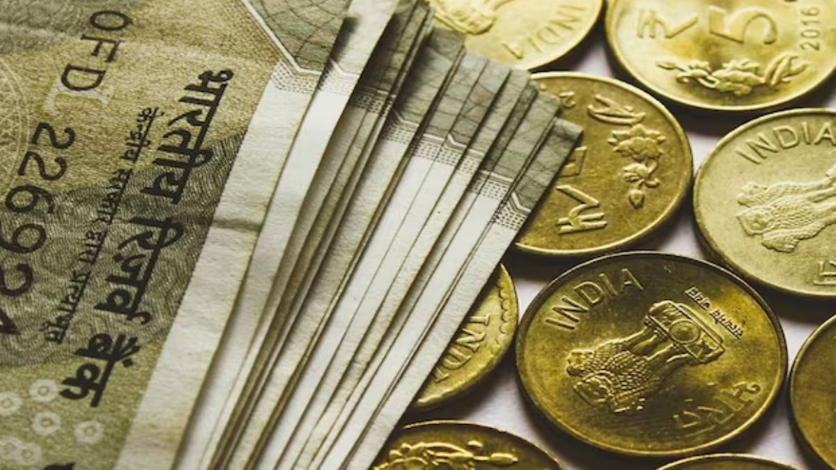 भारतीय रुपये ने छुआ अब तक का सबसे निचला स्तर