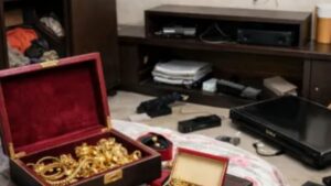 CCTV DVR भी ले गए बदमाश