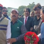 गाजीपुर में अंतर्राष्ट्रीय हॉकी खिलाड़ी धनराज पिल्लई राज्य स्तरीय महिला हॉकी प्रतियोगिता का उद्घाटन करते हुए।