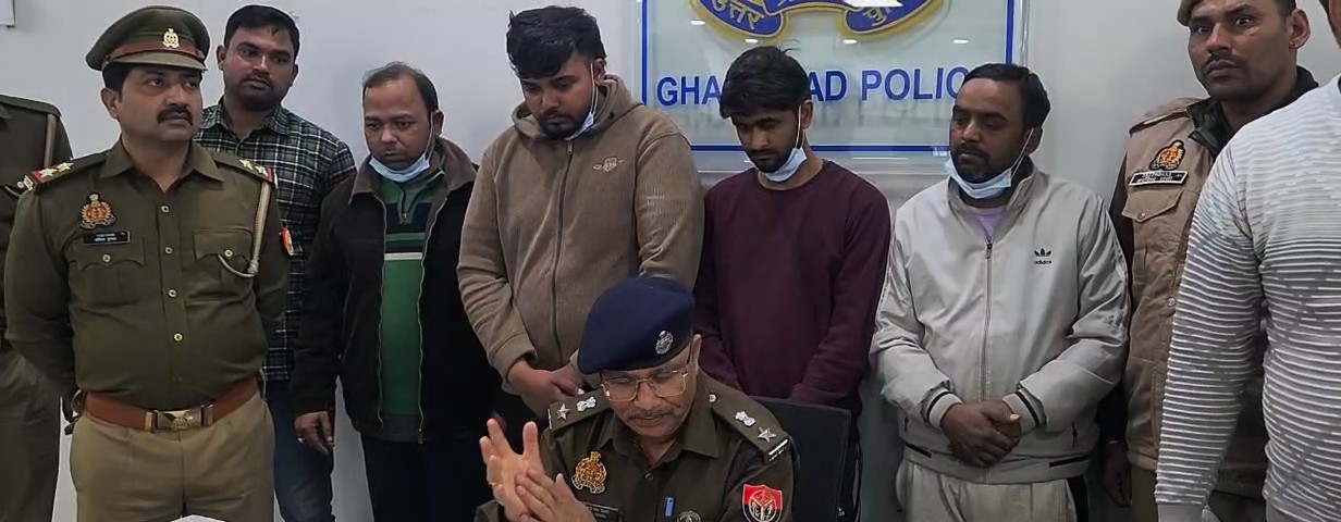 गाजियाबाद पुलिस द्वारा नकली लीवर 52 दवा बनाने वाले गिरोह का भंडाफोड़ और गिरफ्तार आरोपी