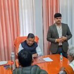 मैनपुरी में पत्रकारों से बात करते पर्यटन एवं सांस्कृतिक मंत्री जयवीर सिंह, विपक्ष और शंकराचार्य पर दिया बयान।