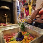 काशी विश्वनाथ का 'त्रिवेणी अभिषेक