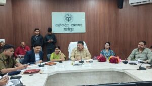 गाजीपुर में सरकारी दफ्तरों को हरा-भरा बनाने का निर्देश