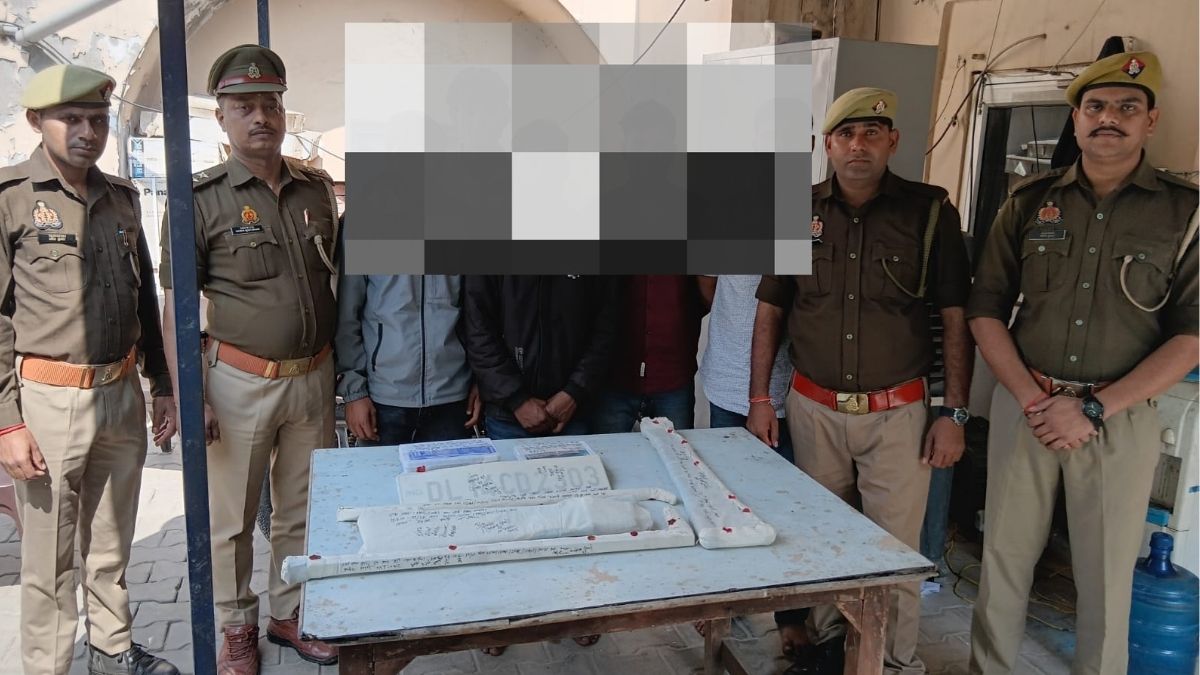 उत्तर प्रदेश के आगरा में फ्लिपकार्ट डिलीवरी