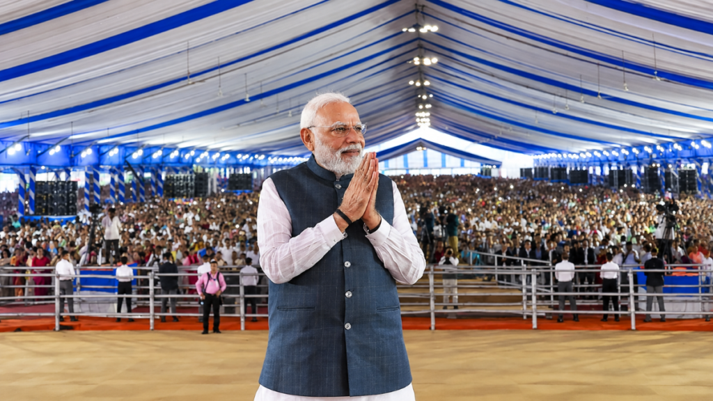 PM मोदी गुजरात दौरे पर