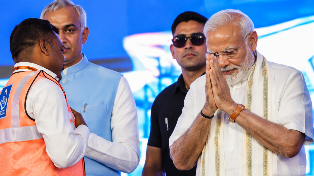नरेंद्र मोदी
