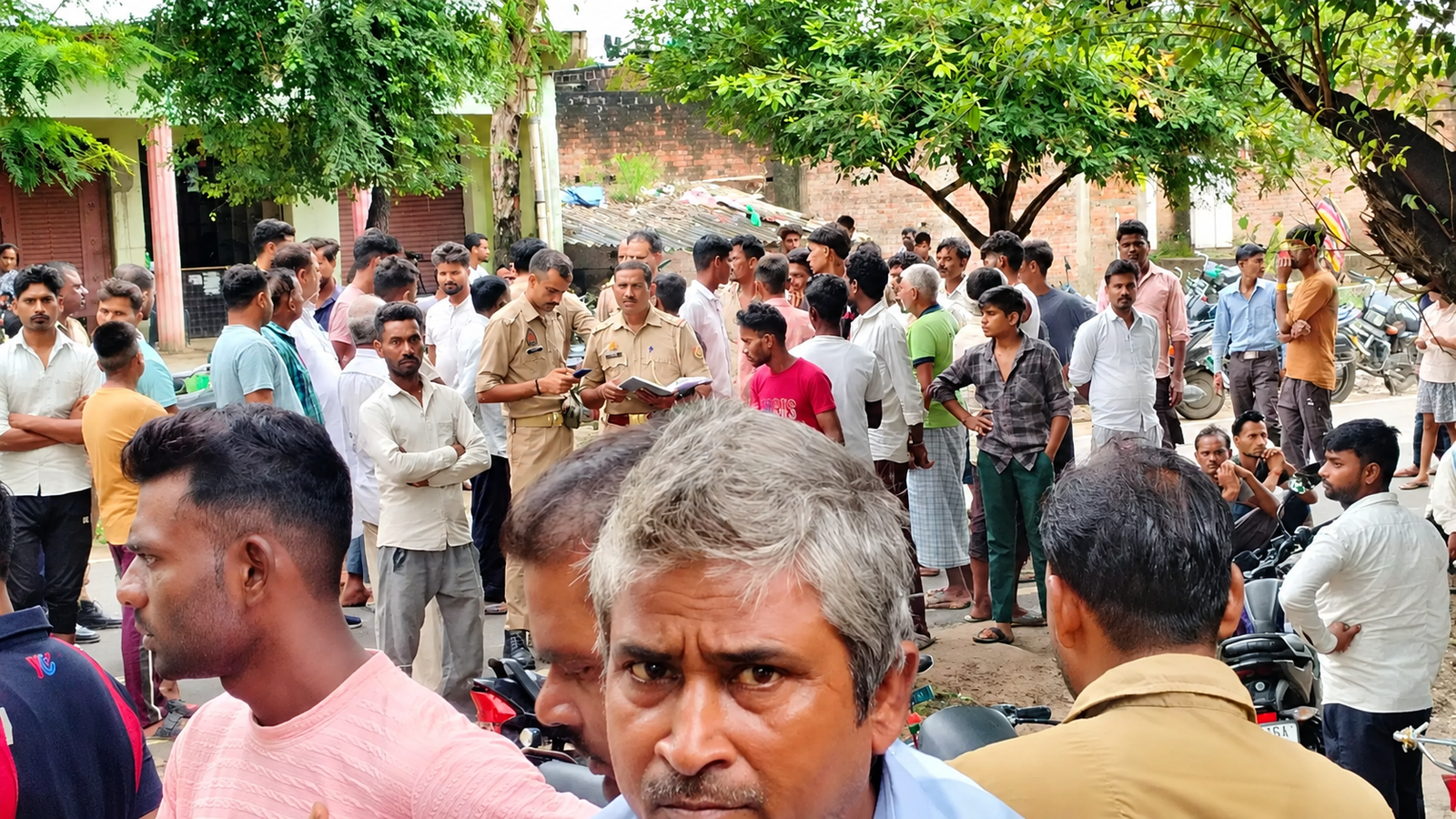 शाहजहांपुर में दर्दनाक हादसा