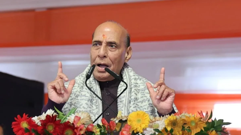 खरगे की टिप्पणी पर राजनाथ सिंह का पलटवार