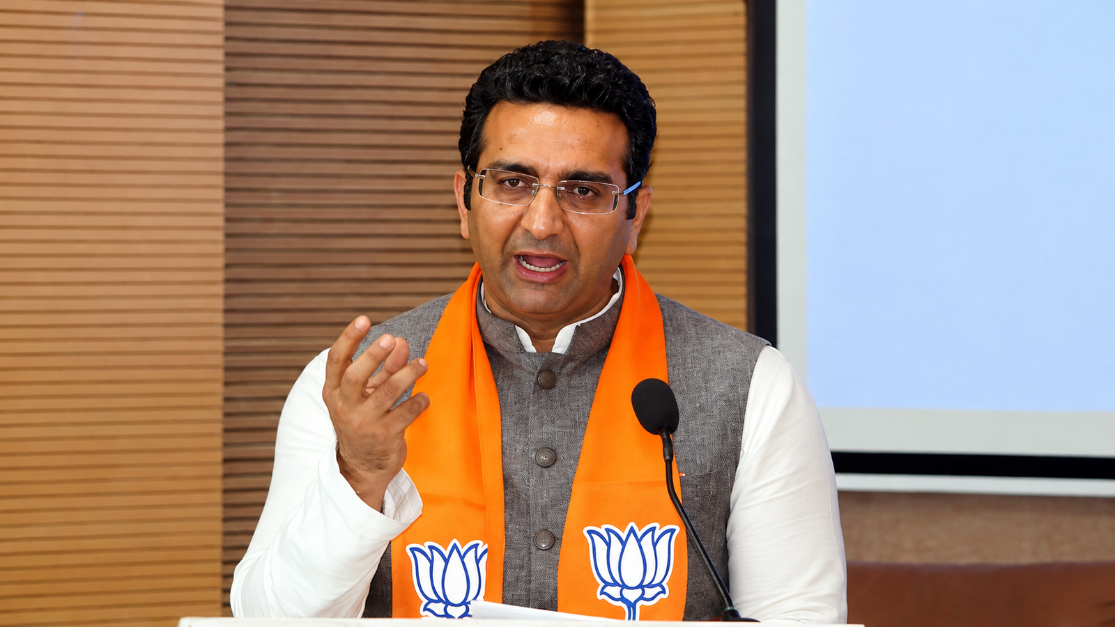 बीजेपी नेता गौरव भाटिया