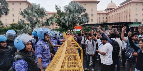 संसद मार्च विवाद