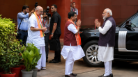 बीजेपी कार्यालय पहुंचे पीएम मोदी