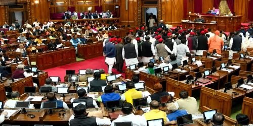 सीएम योगी की तस्वीर दिखाने पर हंगामा, सपा विधायक सचिन यादव पूरे सत्र के लिए निष्कासित